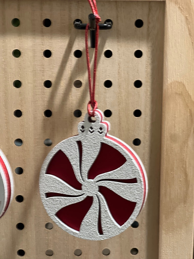 Peppermint Swirl Ornament 2