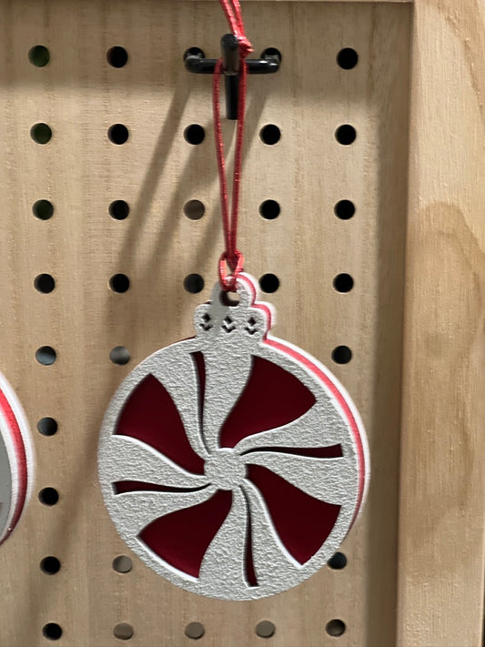 Peppermint Swirl Ornament 2
